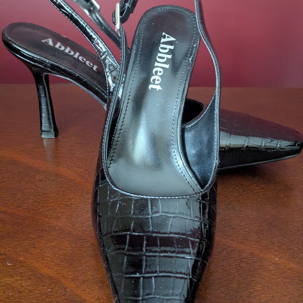 Black Croc-Patterned Slingback Heels - image 4